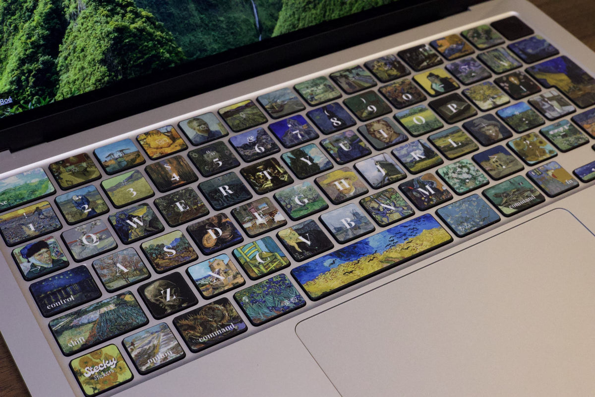 Van Gogh Galleryを貼ったMacBookのキーボード